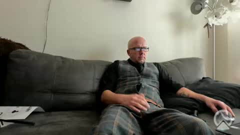 HuingsingleDad79 online show from May 18, 5:28 pm