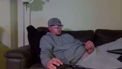 HuingsingleDad79 online show from April 1, 9:44 am