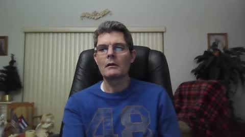 Snapshot of hunkmasclefad458 chatting on December 15, 5:02 am hunkmasclefad458 online show from December 15, 5:02 am