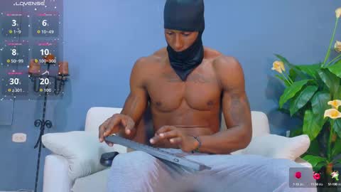 Hunter  online show from September 30, 7:39 pm