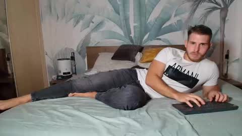 Hunter Bridges online show from October 5, 10:30 am