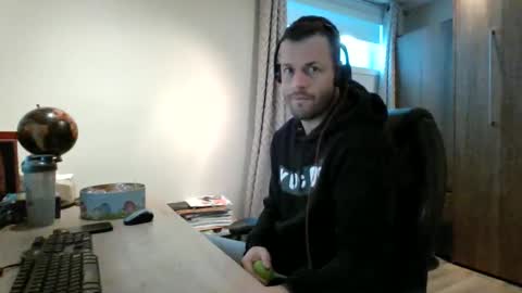 hurley7890 online show from February 12, 4:00 pm