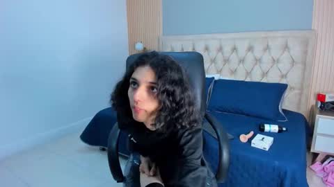 hxxyro online show from March 18, 2:09 pm