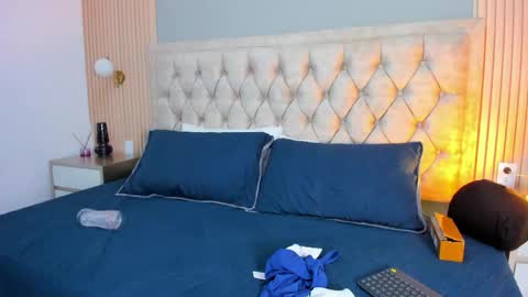 hxxyro online show from April 15, 1:22 pm