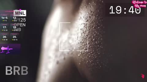 Snapshot of hyun_malee chatting on March 12, 9:03 pm K Brandon online show from March 12, 9:03 pm