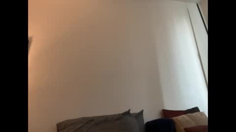 i o ro online show from December 23, 10:12 pm