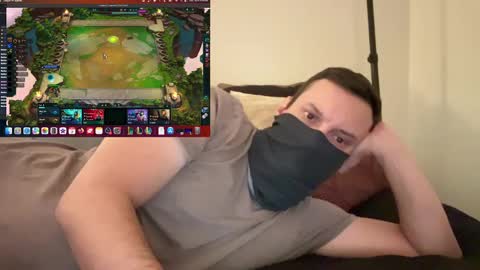 i o ro online show from December 10, 1:51 am