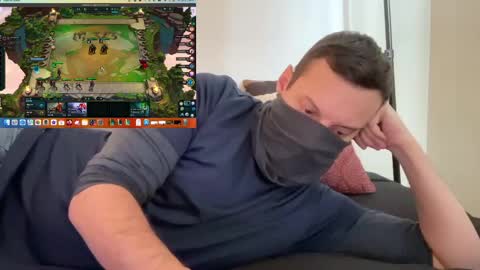 i o ro online show from December 8, 10:14 pm