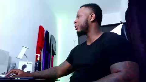 Mr H Independent model online show from September 20, 1:05 am