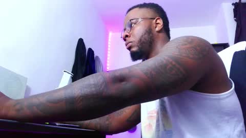 Mr H Independent model online show from September 11, 1:59 am