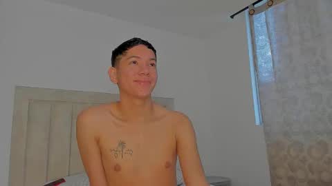 Juliiiiian online show from March 4, 11:50 am