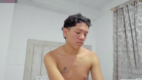 Juliiiiian online show from December 2, 10:27 am