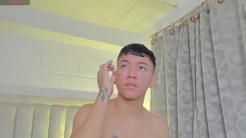 Juliiiiian online show from January 28, 11:17 am