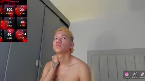 Juliiiiian online show from October 31, 11:35 am