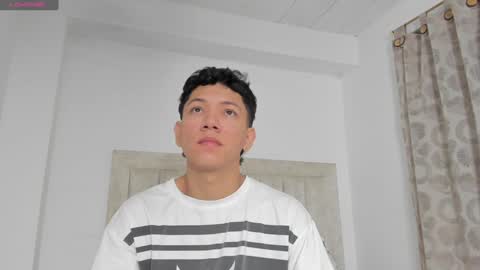 Juliiiiian online show from December 29, 11:29 am