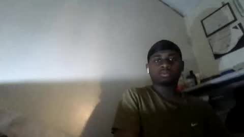 iamryan995442 online show from April 2, 6:05 pm