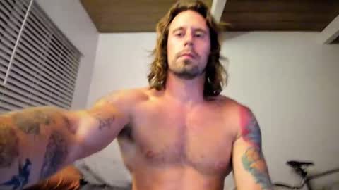 Iamtarzan91 online show from November 1, 5:11 am