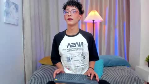 ian  online show from February 25, 3:51 am