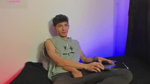 Ian Lark online show from May 1, 9:06 pm