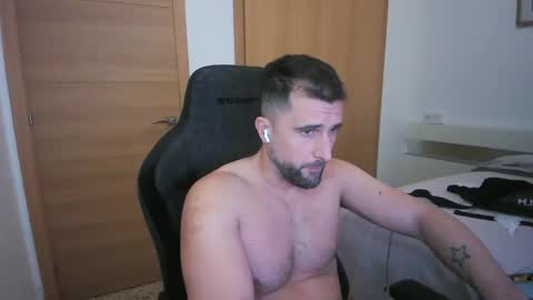 Snapshot of iberian_macho chatting on October 27, 2:08 pm iberian_macho online show from October 27, 2:08 pm