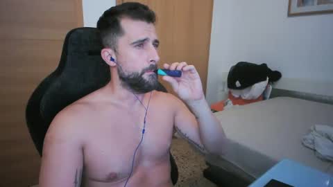 Snapshot of iberian_macho chatting on October 9, 7:30 pm iberian_macho online show from October 9, 7:30 pm