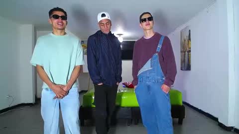 THOMAS AND DAMIAND online show from September 13, 1:23 pm