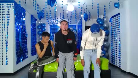 THOMAS AND DAMIAND online show from January 28, 5:14 pm