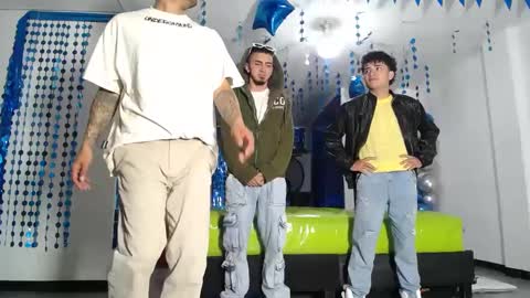 THOMAS AND DAMIAND online show from February 16, 12:43 pm