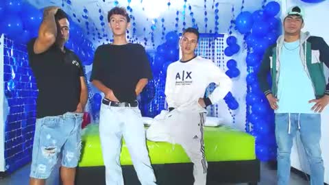 THOMAS AND DAMIAND online show from December 9, 6:19 pm