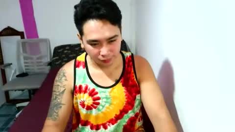 Snapshot of iconic_vince chatting on September 9, 2:27 pm iconic_vince online show from September 9, 2:27 pm