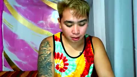 Snapshot of iconic_vince chatting on October 1, 2:10 pm iconic_vince online show from October 1, 2:10 pm