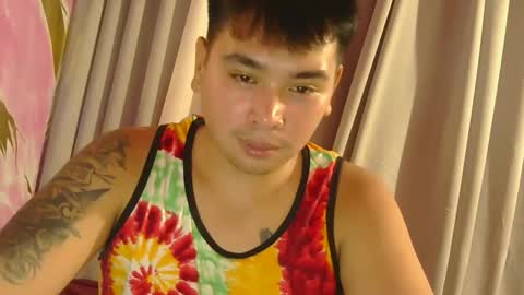 Snapshot of iconic_vince chatting on October 25, 1:13 pm iconic_vince online show from October 25, 1:13 pm