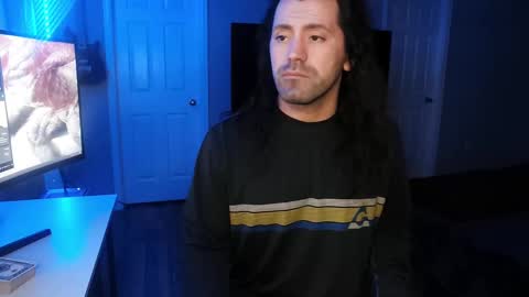 Snapshot of icy_ivy chatting on February 18, 12:59 am Ivan online show from February 18, 12:59 am