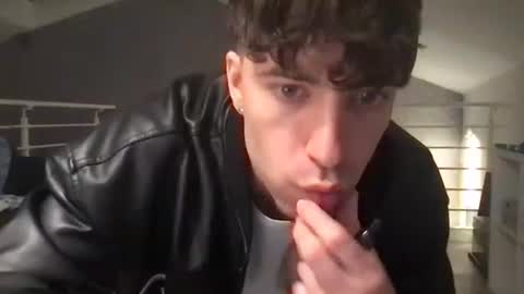 icyninesix online show from December 17, 11:38 pm