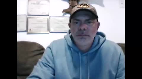 Snapshot of idkwhyidothis348732 chatting on March 5, 12:22 pm idkwhyidothis348732 online show from March 5, 12:22 pm