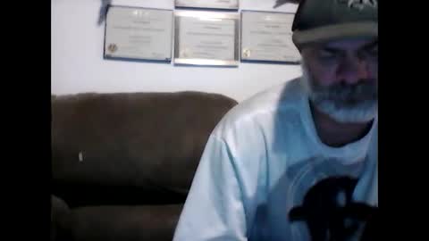 Snapshot of idkwhyidothis348732 chatting on February 1, 12:58 pm idkwhyidothis348732 online show from February 1, 12:58 pm