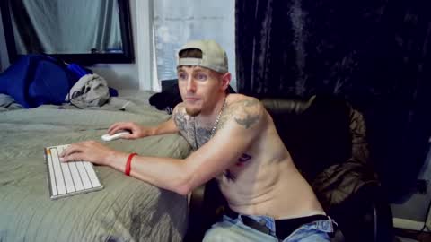 Snapshot of igetherwetter chatting on January 19, 1:22 pm Amiri Roue online show from January 19, 1:22 pm