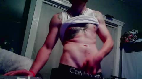 Snapshot of igetherwetter chatting on December 28, 5:33 am Amiri Roue online show from December 28, 5:33 am