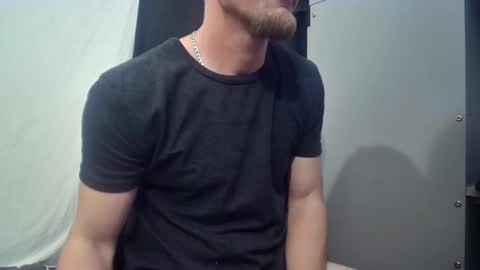 Snapshot of igetherwetter chatting on October 30, 8:05 am Amiri Roue online show from October 30, 8:05 am