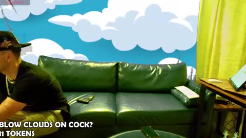 Snapshot of igetherwetter chatting on December 10, 4:24 am Amiri Roue online show from December 10, 4:24 am