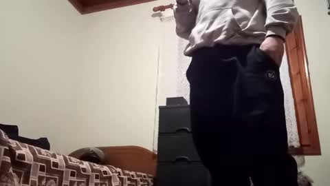 iliaspale online show from February 26, 2:14 pm