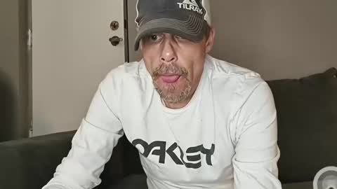 Ilovesquirterz1 online show from March 6, 7:36 am