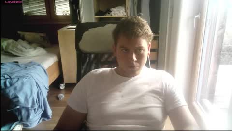 iloveyoutoo2000 online show from September 18, 8:27 am