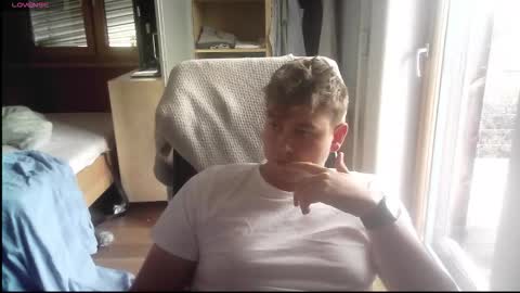 iloveyoutoo2000 online show from October 4, 11:37 am