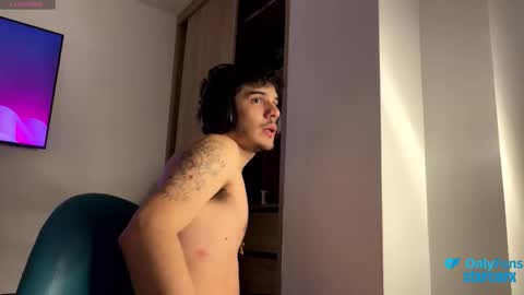 Snapshot of ilytheo chatting on September 29, 4:33 am Theo --- OnlyFans stxrcorx online show from September 29, 4:33 am