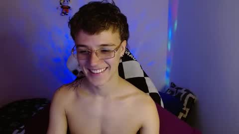 Snapshot of im_oliverpark chatting on March 5, 6:01 pm Oliver P online show from March 5, 6:01 pm