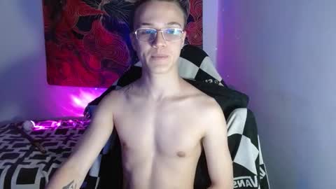 Snapshot of im_oliverpark chatting on October 20, 11:30 pm Oliver P online show from October 20, 11:30 pm