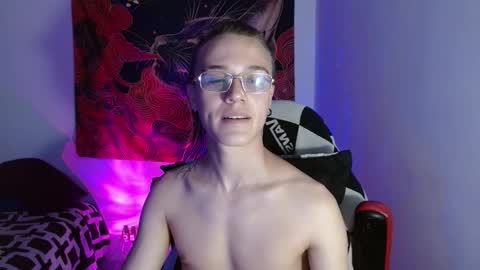 Snapshot of im_oliverpark chatting on October 16, 11:35 pm Oliver P online show from October 16, 11:35 pm