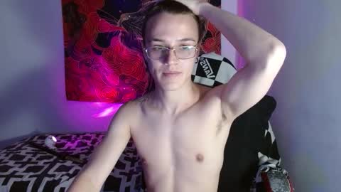 Snapshot of im_oliverpark chatting on October 22, 1:53 am Oliver P online show from October 22, 1:53 am