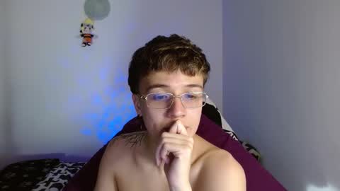 Snapshot of im_oliverpark chatting on March 4, 2:06 am Oliver P online show from March 4, 2:06 am